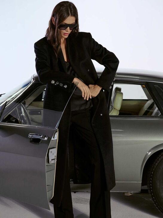 Брюки с декором &quot;роза&quot;, черные Blumarine , арт.  | Фото 2