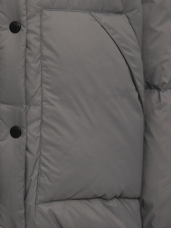 Куртка-пуховик с съемной манишкой из овчины Yves Salomon , арт.  | Фото 12