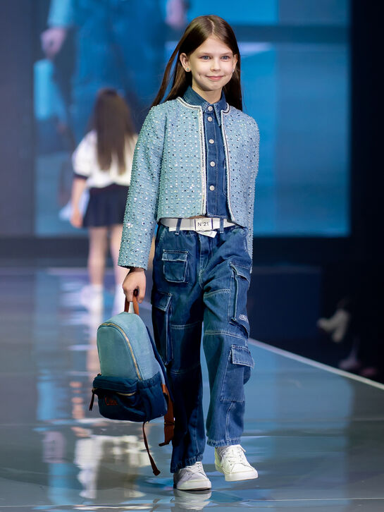 Комплект: пиджак и юбка, голубой с пайетками Eirene , арт.  | Фото 4