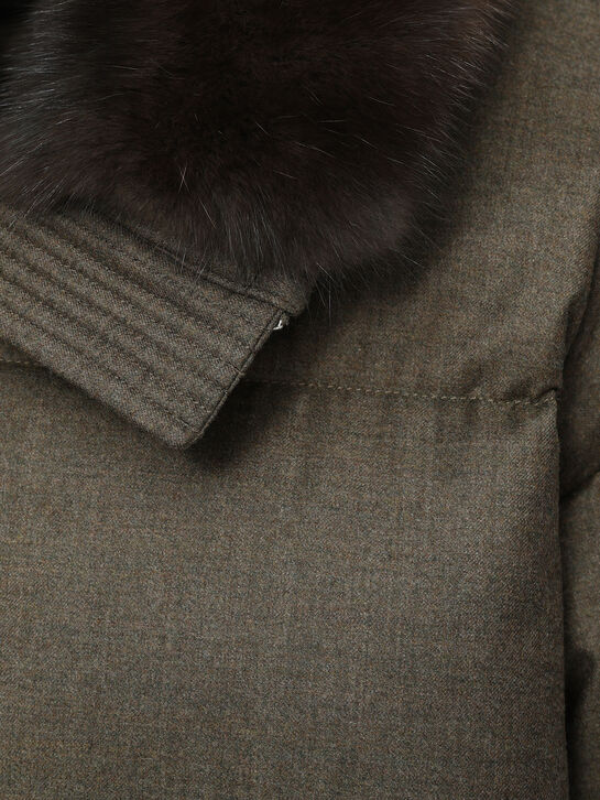 Куртка с укороченным кроем и воротником из соболя Yves Salomon , арт.  | Фото 12