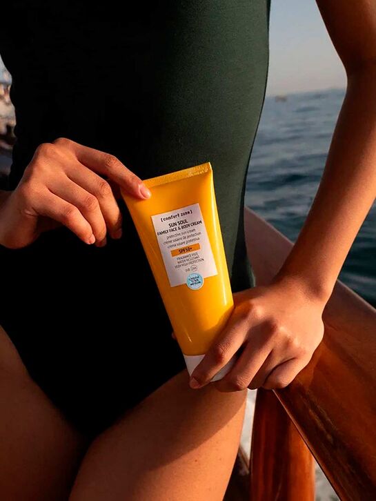 Солнцезащитный водостойкий крем SUN SOUL FAMILY FACE&BODY CREAM SPF50+ , 200 мл Comfort zone , арт.  | Фото 3