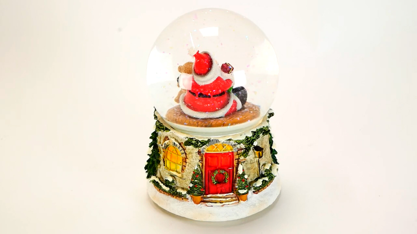 Musicboxworld Шар &quot;Санта с плюшевым мишкой&quot; 10,8x10,8x15 см.