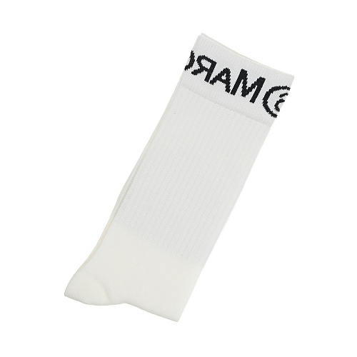 Высокие белые носки с черным лого MM6 Maison Margiela Белый, арт. M60154 MM045 M6100 | Фото 1
